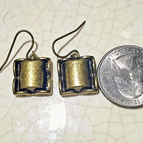 Brass tone small brutalist earrings - Picture 4 of 4